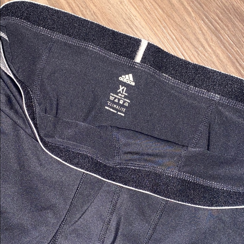 Men’s Adidas Compression Shorts - Picture 2 of 2